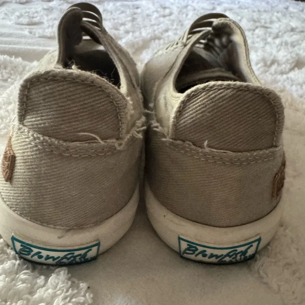 Blowfish Malibu Pull On Sneakers Shoes Cotton size 9 Frayed Edge Elastic Laces - Picture 7 of 8